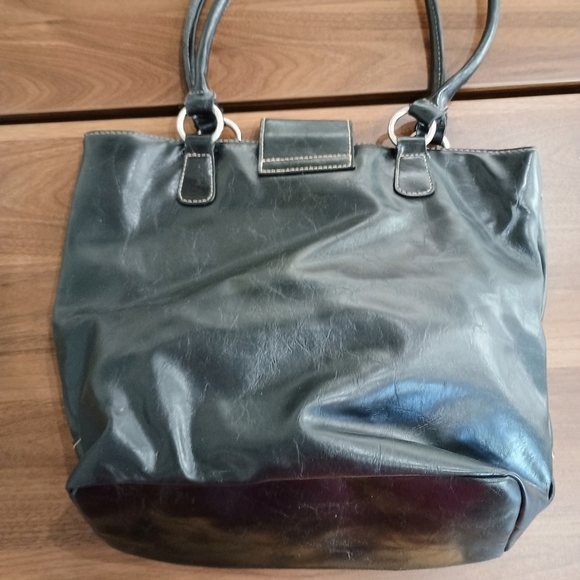 Elegant Black Vegan Leather Tote Bag - Picture 6 of 8